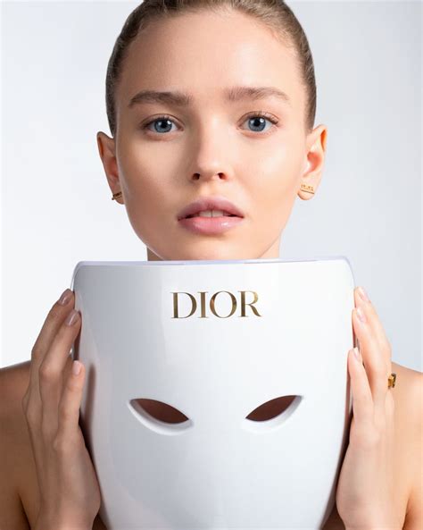 dior skin light led mask